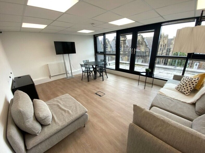 Raglan St, Harrogate to rent - Interior Photo - Image 3 of 6