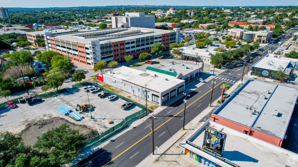 1621 N Main Ave, San Antonio, TX for rent - Aerial - Image 2 of 4