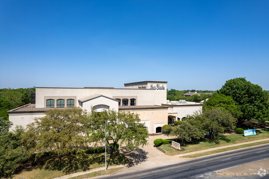 2930 W Anderson Ln, Austin, TX for sale - Building Photo - Image 1 of 6