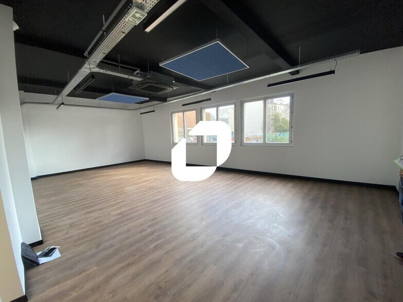 Office in Pantin to rent - Interior Photo - Image 2 of 7