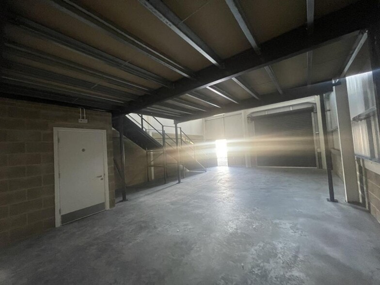 Barnfield Rd, Folkestone to rent - Interior Photo - Image 2 of 6