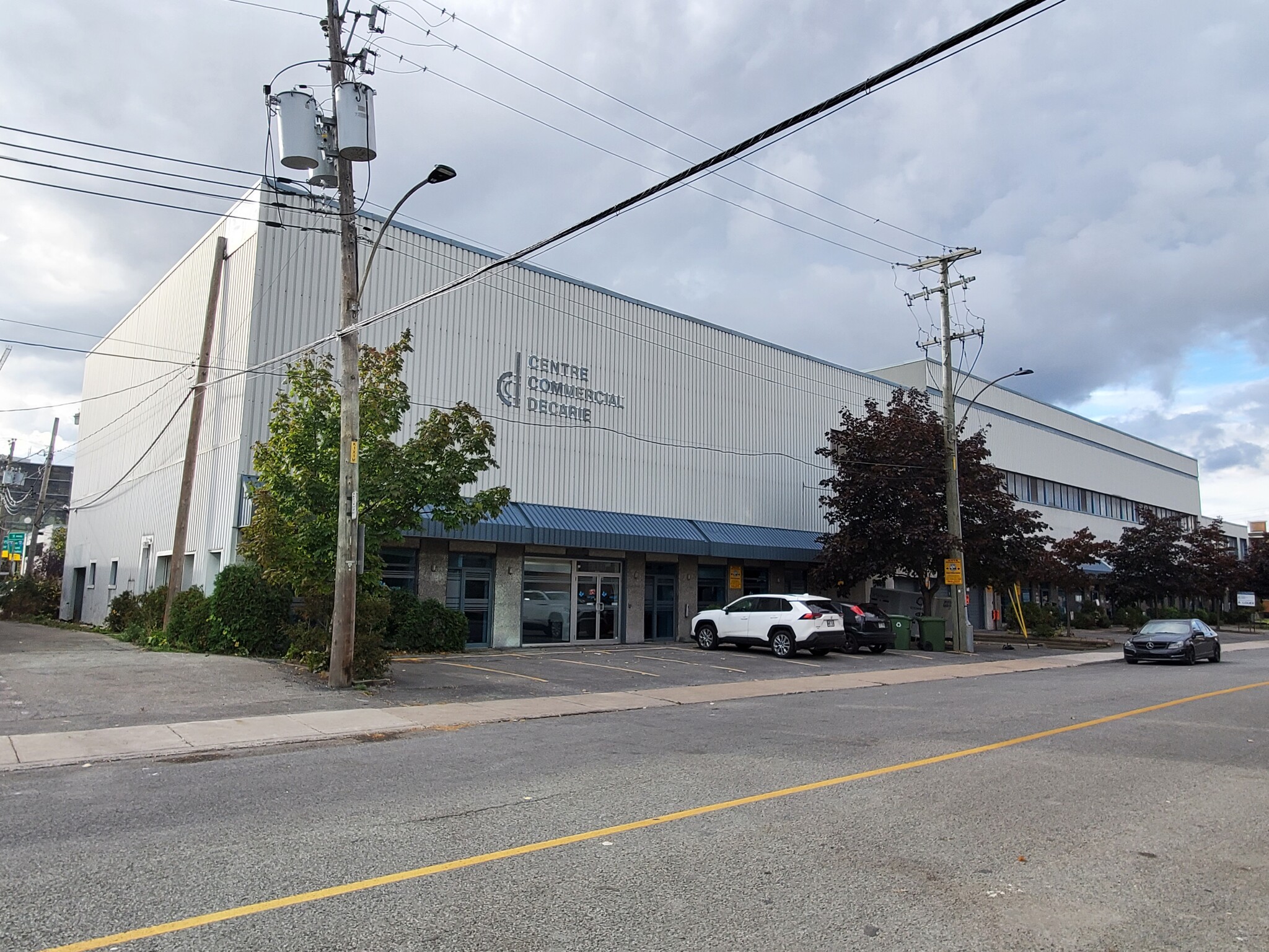 8340-8370 Rue Labarre, Montréal, QC for rent Building Photo- Image 1 of 6