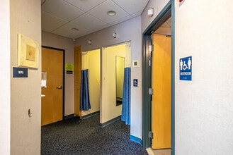 900 W Main St, Freehold, NJ to rent Interior Photo- Image 2 of 13