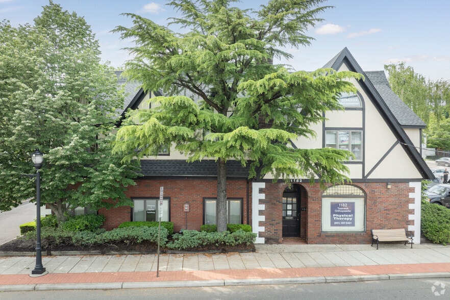 1178-1182 Teaneck Rd, Teaneck, NJ for sale - Building Photo - Image 2 of 5