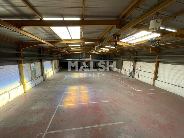 Industrial in Vénissieux to rent - Building Photo - Image 3 of 18