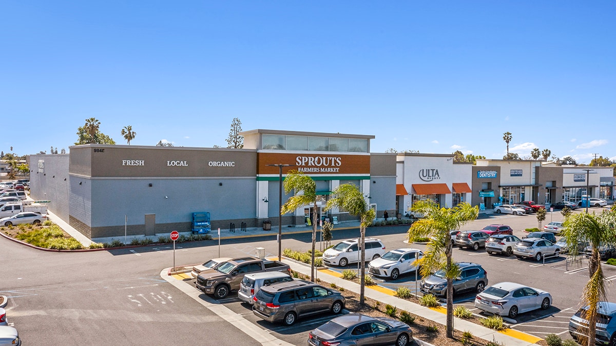 9852 Chapman Ave, Garden Grove, CA to rent Building Photo- Image 1 of 24