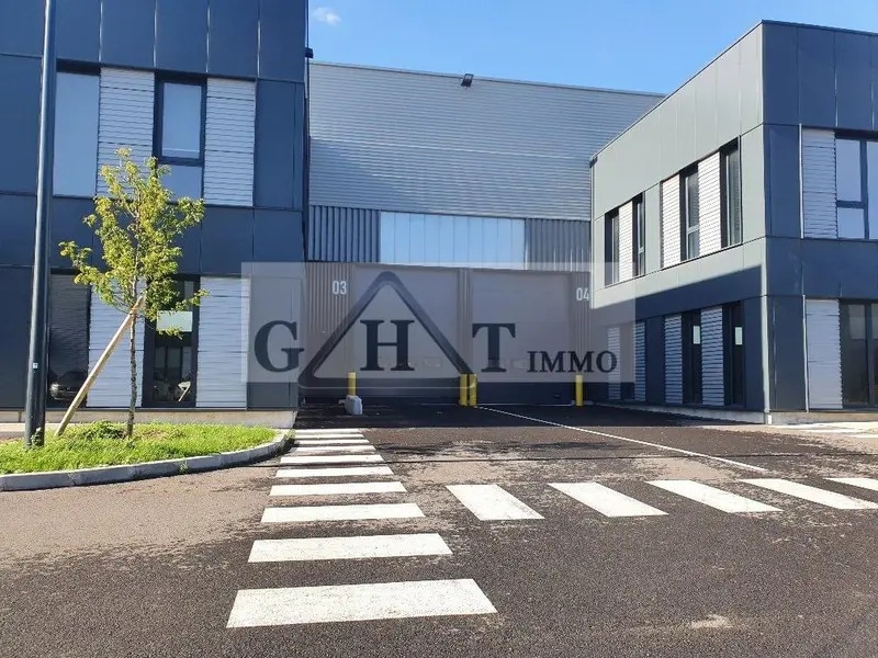 Industrial in Le Bourget to rent Building Photo- Image 1 of 7