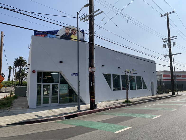 5075 W Adams Blvd, Los Angeles, CA for rent - Building Photo - Image 2 of 6