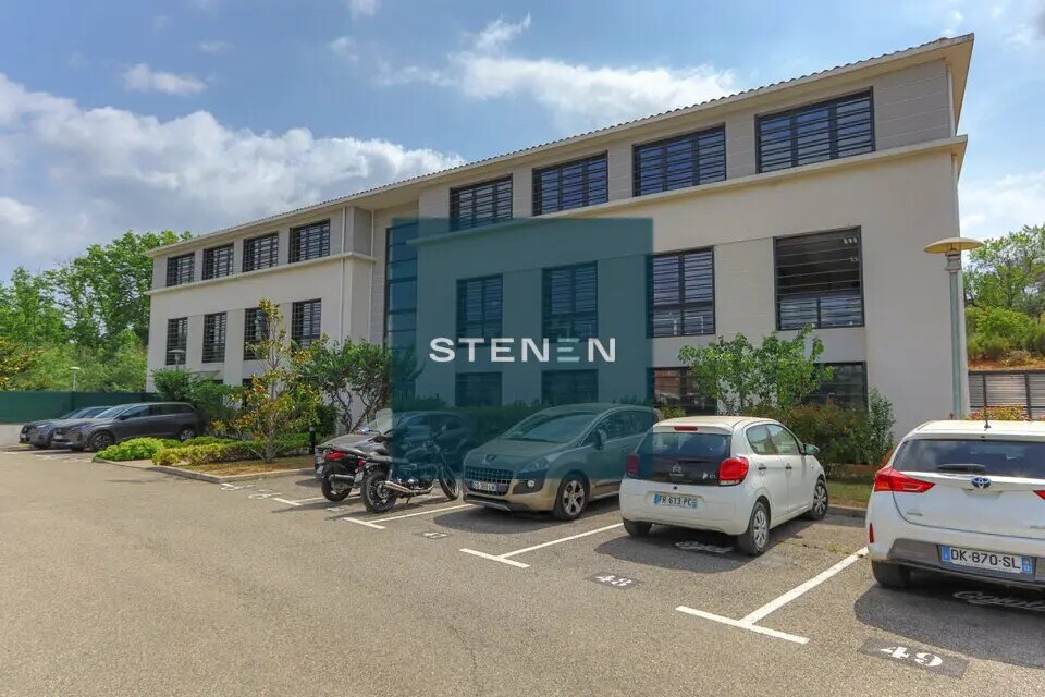 Location Bureaux 112 m² - Photo 1