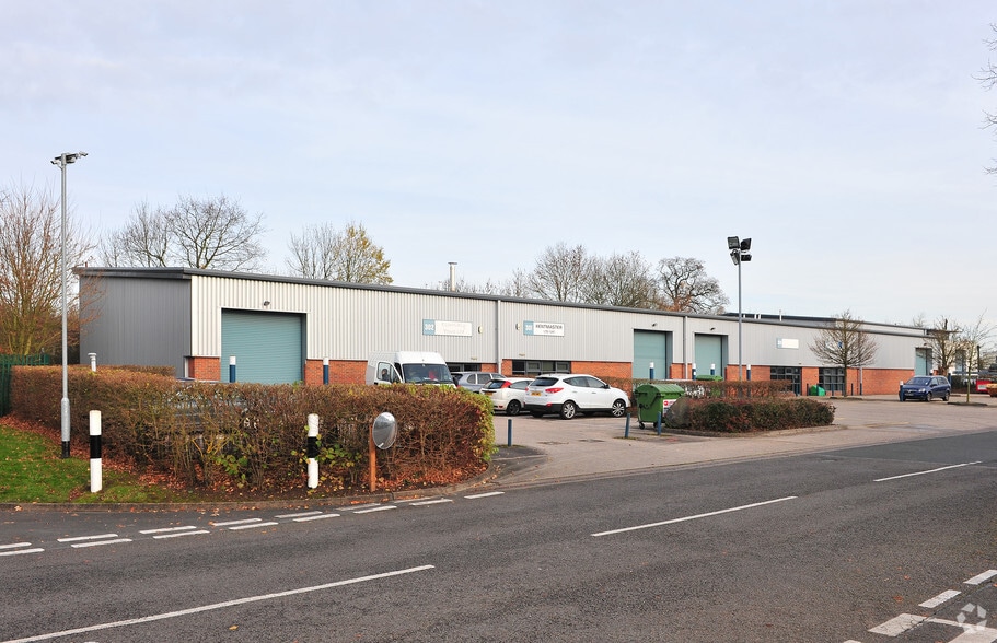 Oak Dr, Hartlebury to rent - Building Photo - Image 3 of 3