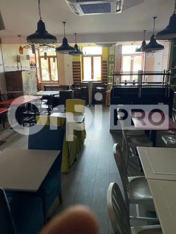 Retail in Bruay-la-Buissière for sale Interior Photo- Image 1 of 8