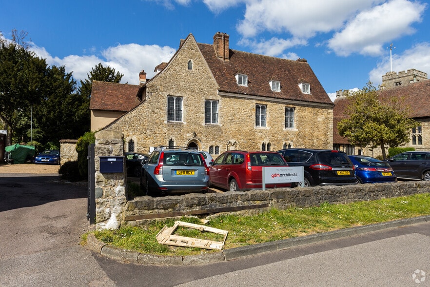 College Rd, Maidstone to rent - Building Photo - Image 2 of 3