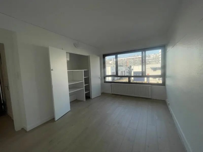 Office in Lyon to rent Interior Photo- Image 1 of 7