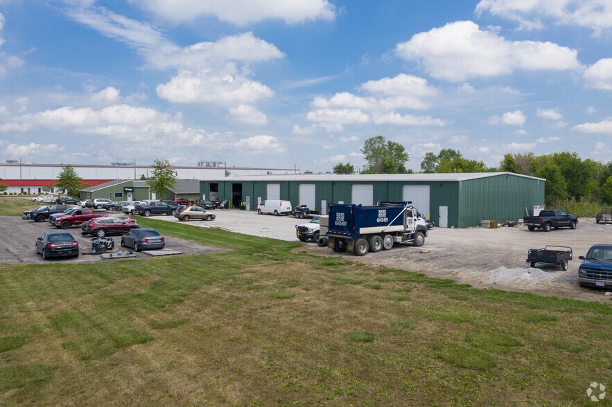 326 Industrial Pky, Bowling Green, OH for rent - Building Photo - Image 3 of 3