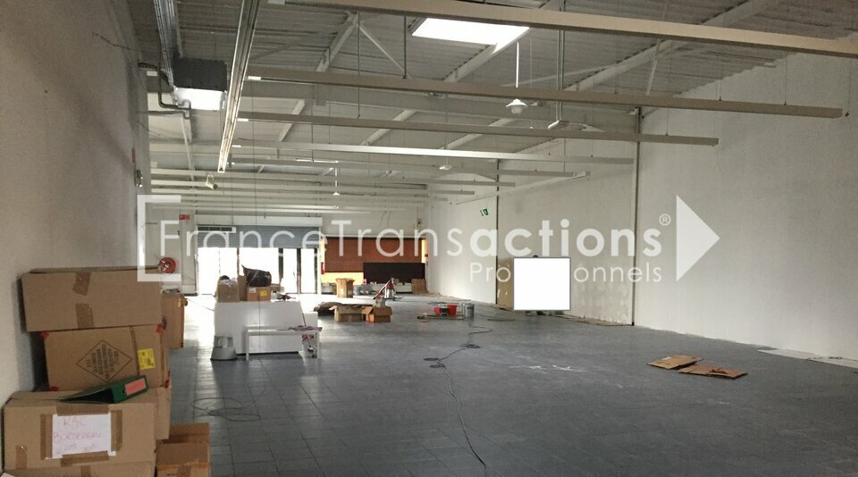 Retail in Portet-sur-Garonne to rent - Interior Photo - Image 2 of 4