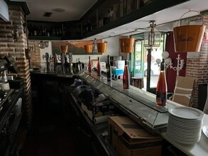 Retail in Madrid, Madrid to rent Interior Photo- Image 2 of 4