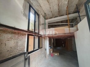 Retail in Barcelona, Barcelona to rent Interior Photo- Image 2 of 11