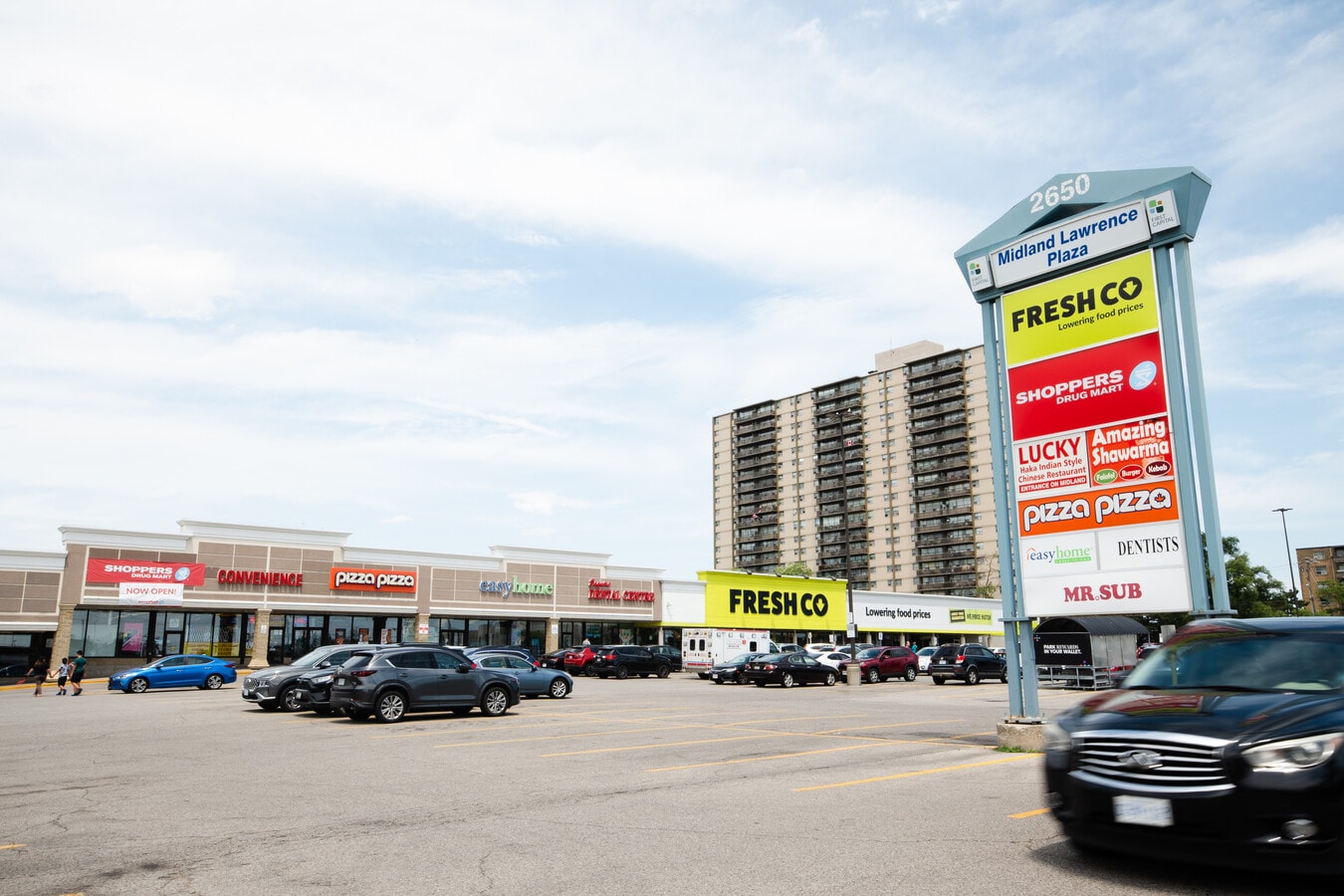 2650 Lawrence Ave E, Toronto M1P 2S1 Midland Lawrence Plaza UK