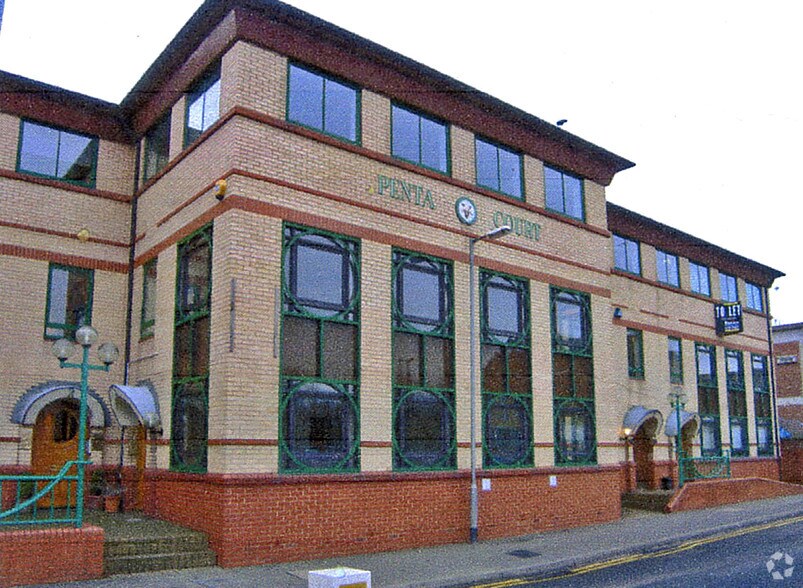 Station Rd, Borehamwood to rent - Building Photo - Image 3 of 26