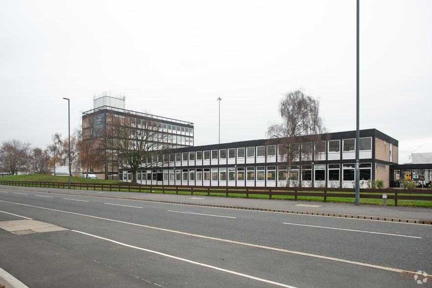 London Rd, Derby for rent - Primary Photo - Image 1 of 5