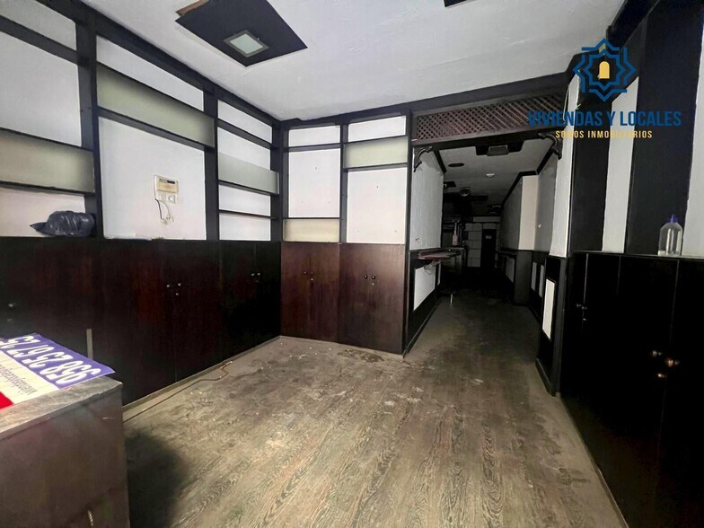 Retail in Granada, Granada to rent - Building Photo - Image 3 of 17
