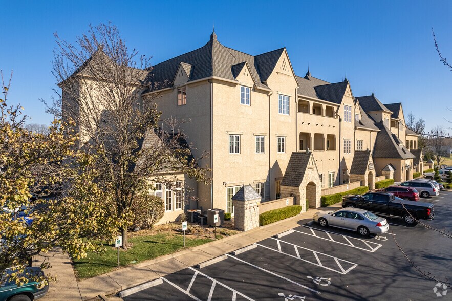 1531 E Bradford Pky, Springfield 65804 UK