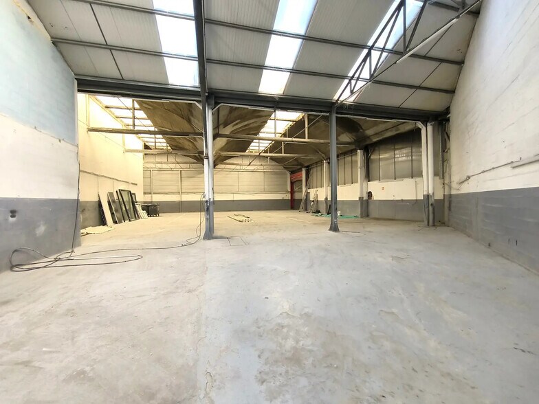 Light Industrial in Épinay-sur-Seine to rent - Building Photo - Image 2 of 5
