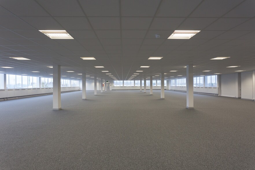 Thynne St, Bolton to rent - Interior Photo - Image 2 of 2