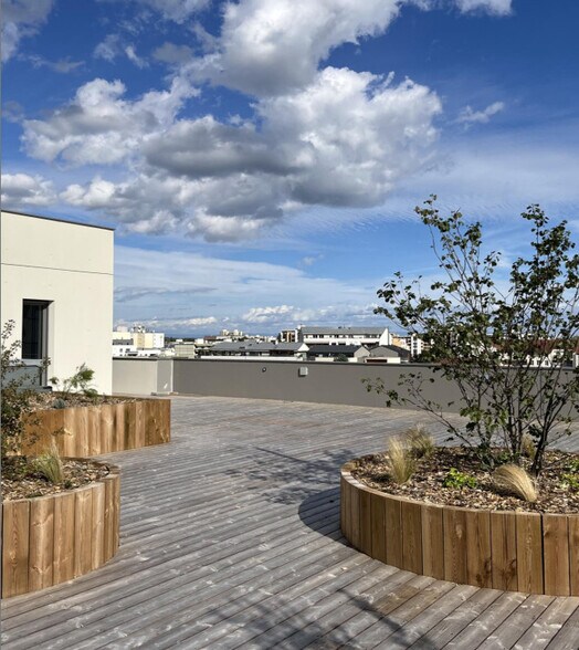 9 Rue Bonnet, Villeurbanne to rent - Building Photo - Image 3 of 5