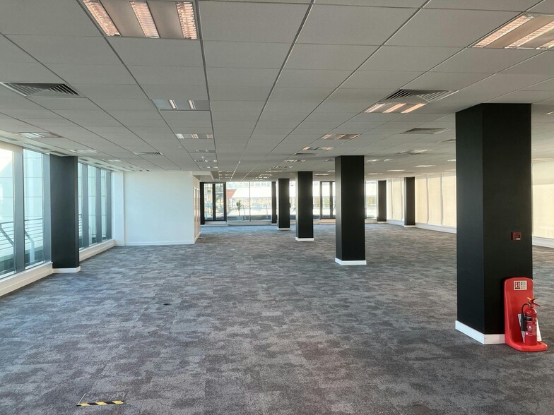 Onslow St, Guildford to rent - Interior Photo - Image 2 of 6