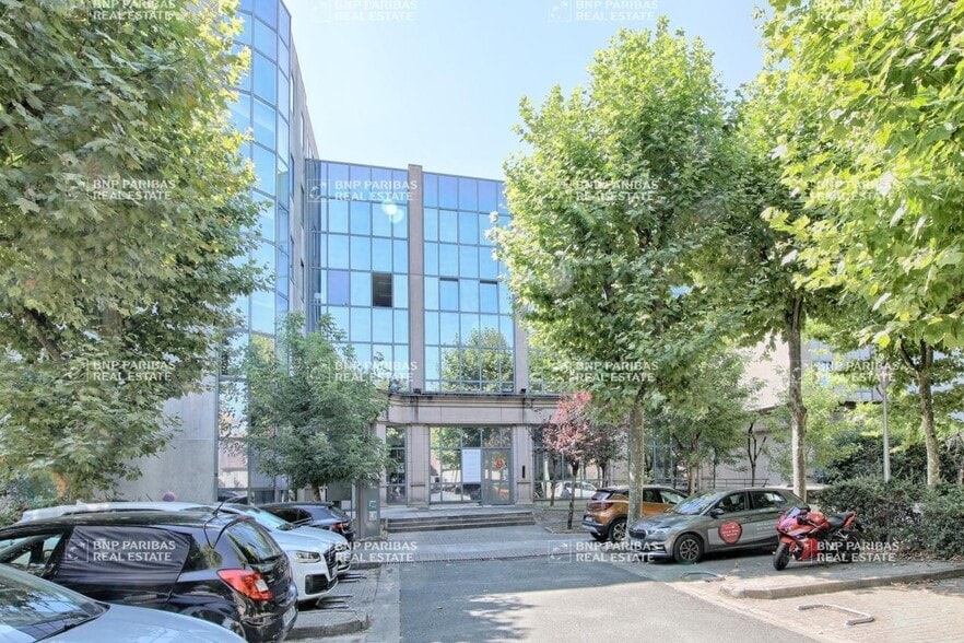 Office in Neuilly-Plaisance for sale - Building Photo - Image 3 of 20