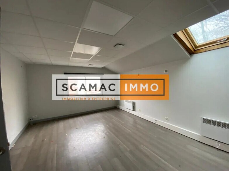 Industrial in Vitry-sur-Seine to rent - Interior Photo - Image 2 of 5