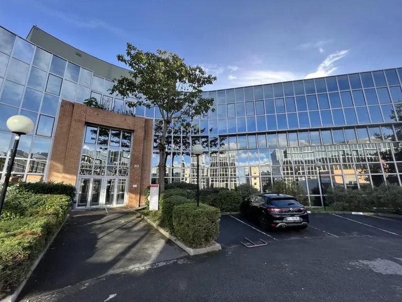 18/20 Rue Des Gaudines, Saint-Germain-en-Laye to rent Building Photo- Image 1 of 11