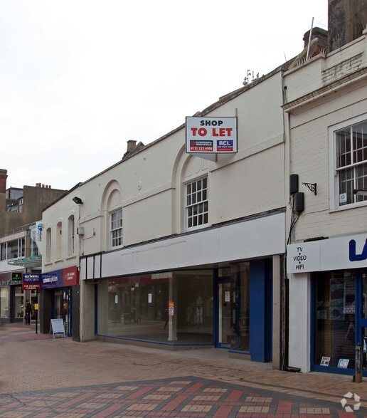 81 High St, Maidenhead to rent - Building Photo - Image 3 of 3