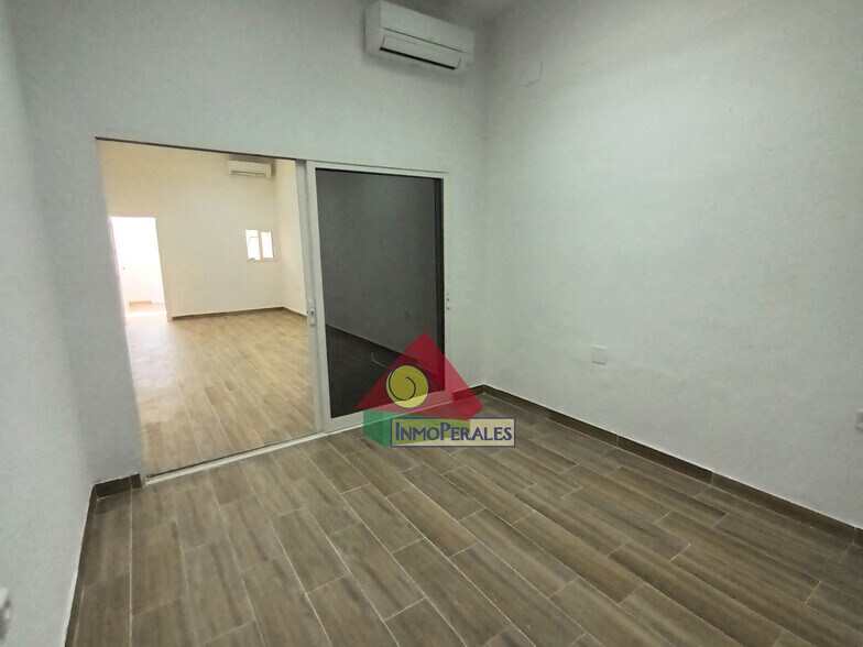 Retail in Fuenlabrada, Madrid to rent - Interior Photo - Image 3 of 9