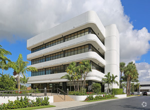 4710 NW 2nd Ave, Boca Raton, FL for rent Building Photo- Image 1 of 8