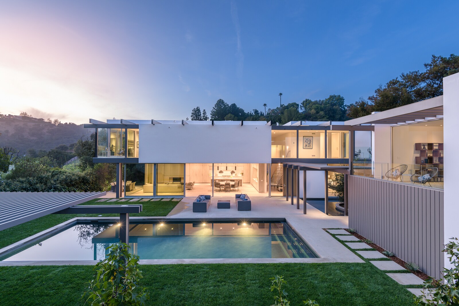 15520 Hamner Dr, Los Angeles, CA for sale Primary Photo- Image 1 of 1