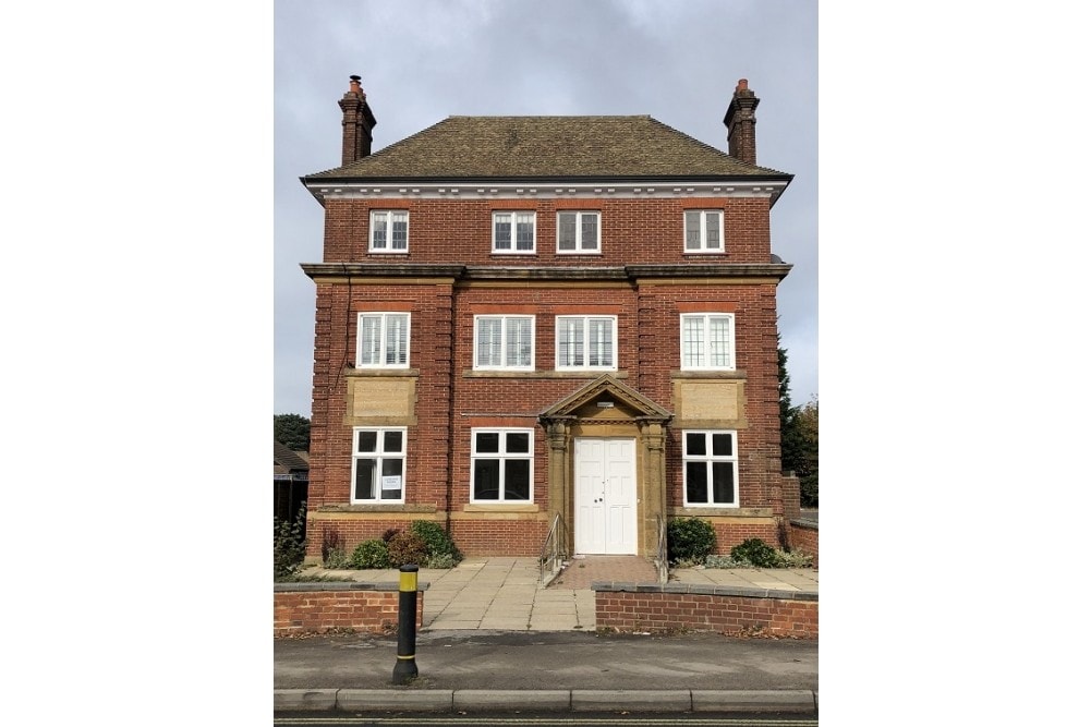 Headley Rd, Hindhead for sale Primary Photo- Image 1 of 1