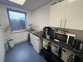 The Gardens, Fareham to rent Interior Photo- Image 2 of 5