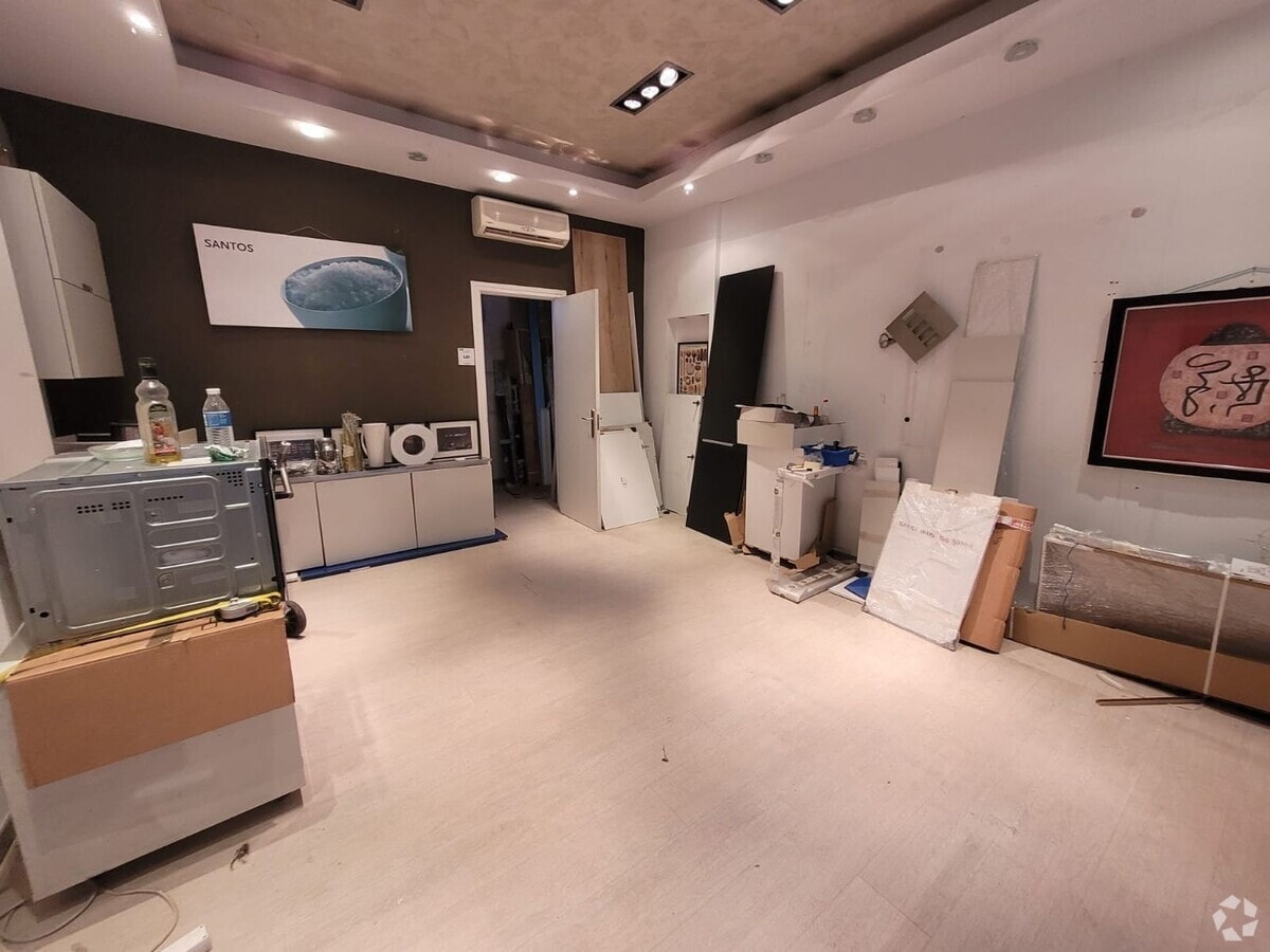 Madrid, MAD 28019 - Unit Puerta 2D -  - Interior Photo - Image 1 of 2