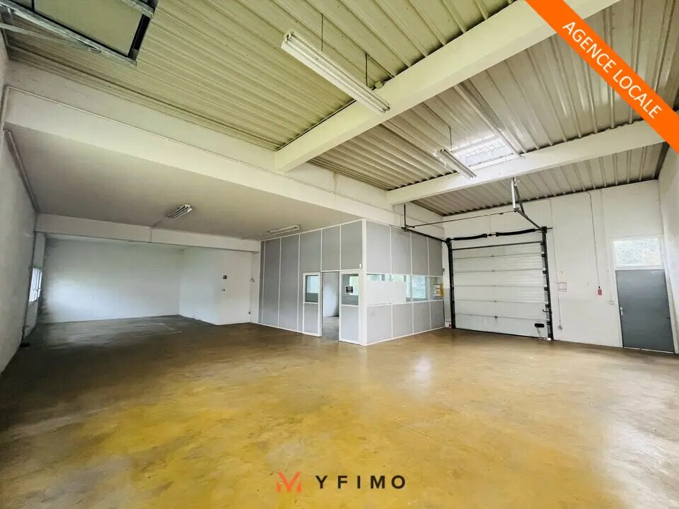 Office in Trappes to rent Interior Photo- Image 1 of 5