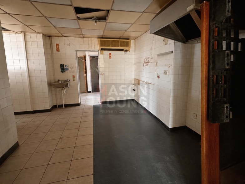 80 Raddlebarn Rd, Birmingham to rent - Interior Photo - Image 3 of 6