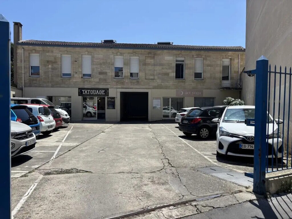 Location Commerce 87 m² - Photo 1