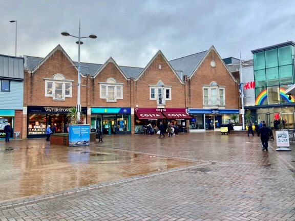 18-20 Falkland Sq, Poole for sale - Primary Photo - Image 1 of 1