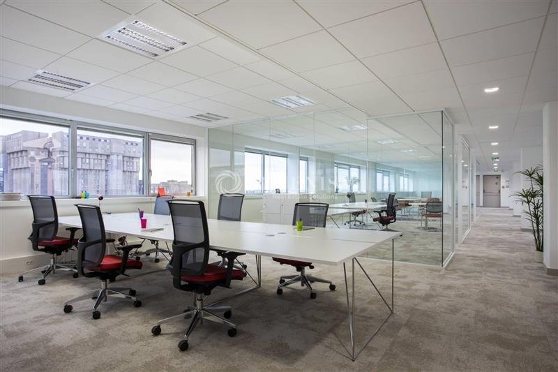 Office in Noisy-le-Grand to rent Interior Photo- Image 1 of 13