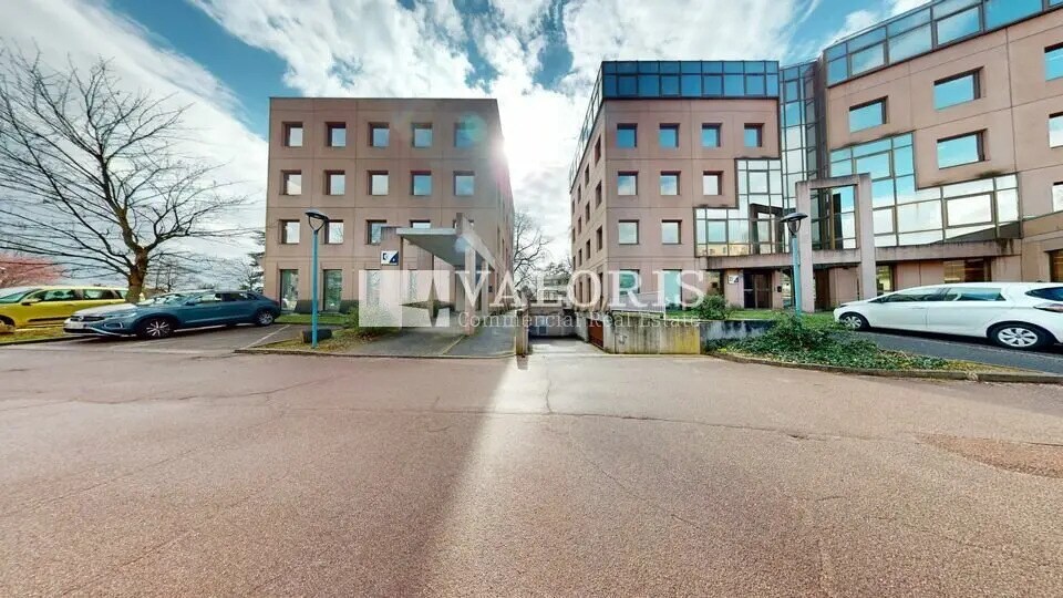 Office in Écully for sale Primary Photo- Image 1 of 7