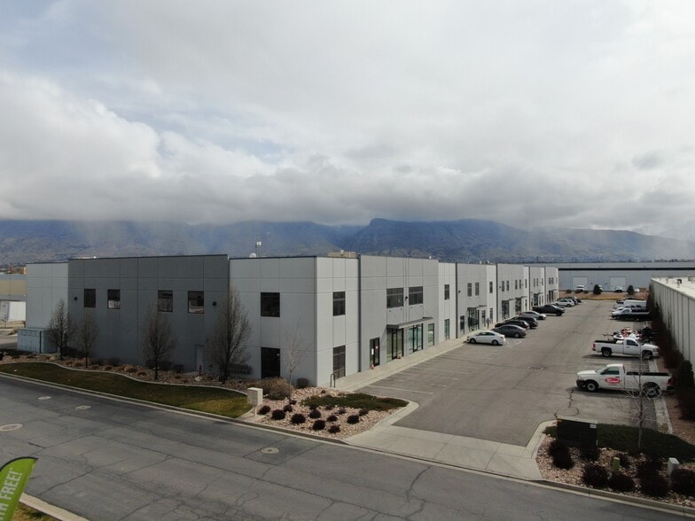 142 N 1800 W, Lindon, UT to rent - Building Photo - Image 3 of 9