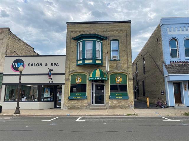 220 W Wisconsin St, Portage, WI for sale - Building Photo - Image 1 of 7