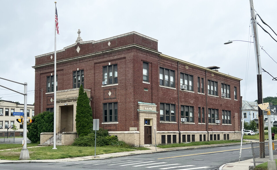 1985 Northampton St, Holyoke, MA for sale - Primary Photo - Image 1 of 1