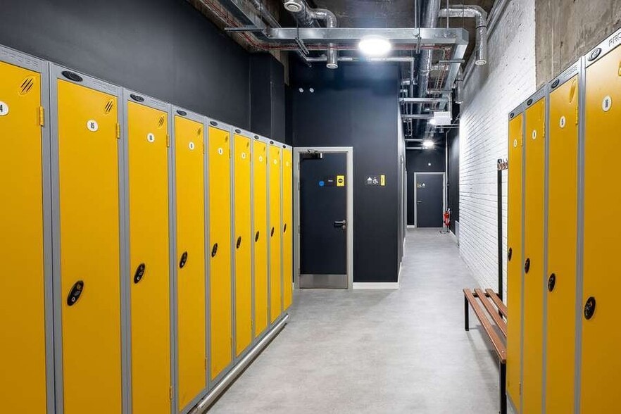 42-46 Fountain St, Belfast to rent - Building Photo - Image 2 of 9